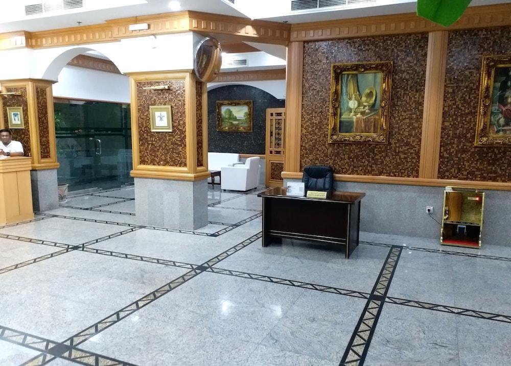 Taj Plaza Hotel Манама Екстериор снимка