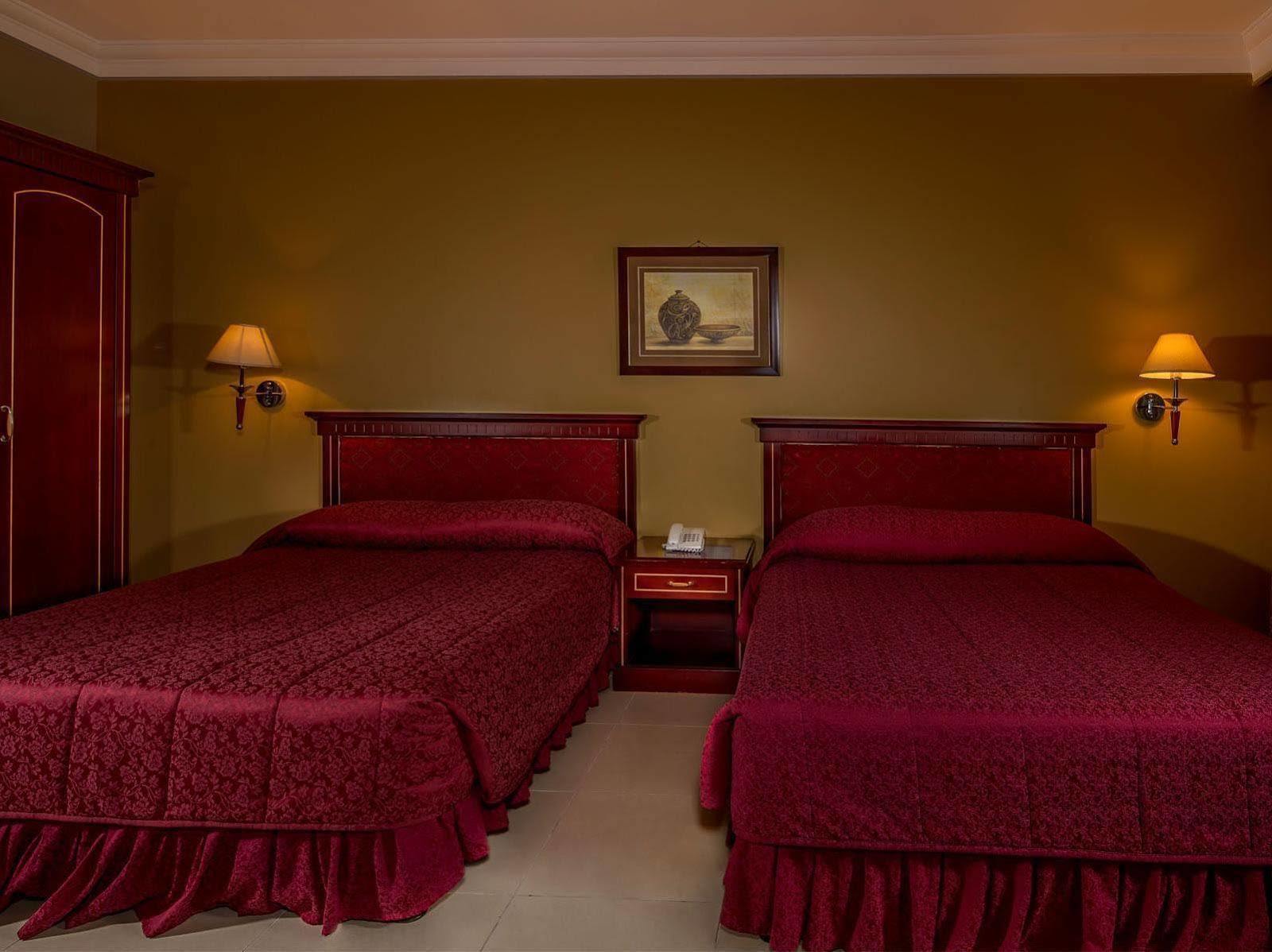 Taj Plaza Hotel Манама Екстериор снимка