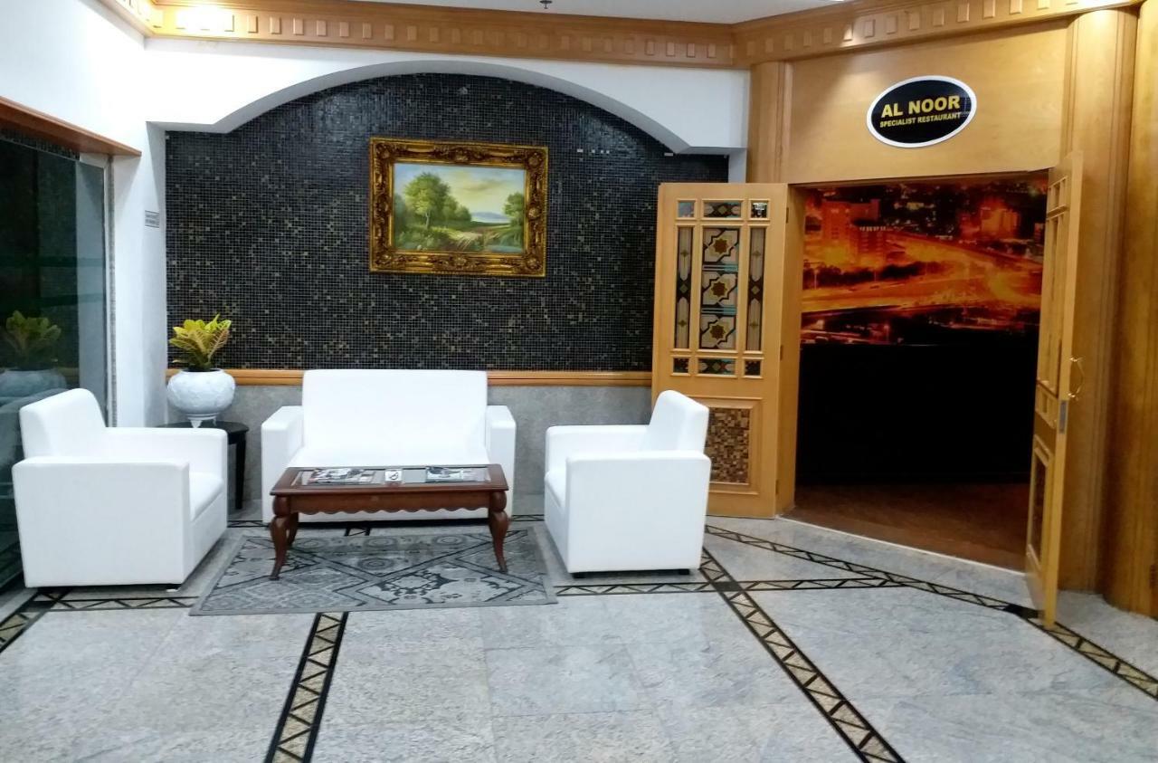Taj Plaza Hotel Манама Екстериор снимка